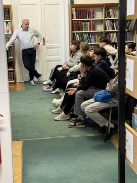 Rastem-s-knjigo-in-digitalna-tehnologija (1)