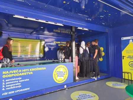 received_1221272311938317